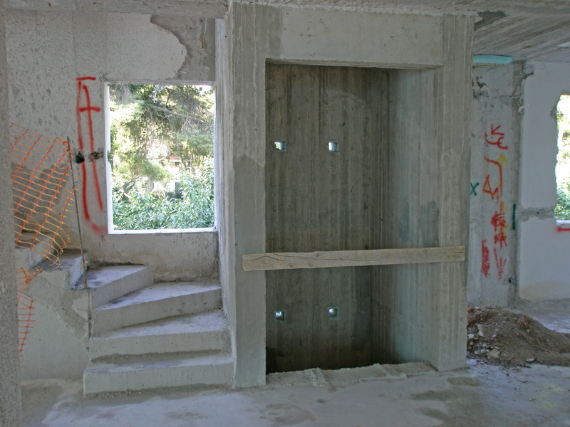 Family House, Ekali, Athens-Strengthening with new shear walls and cores, Addition of vertical elements