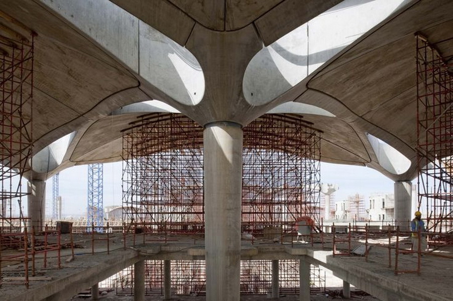 Amman International Airport, Queen Alia - 
Prefabrication using high performance concrete - 
Construction phases